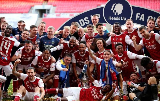 逐渐热闹，老鹰特雷杨或将近期离队，马刺无意火箭雷霆加入战团