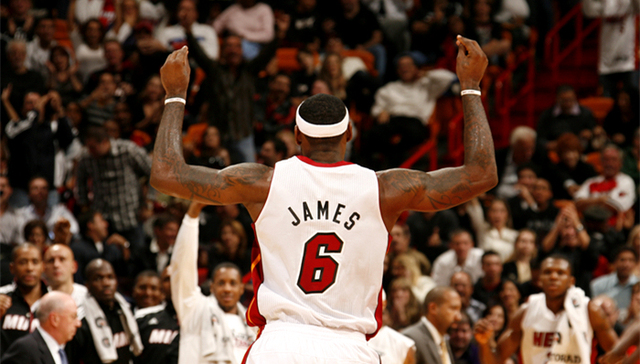 库里31+7+7，巴特勒21分，勇士120-113雄鹿，字母哥空砍34+10+5