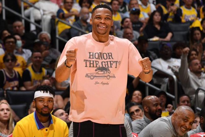 首席跟队：热刺冬窗主要补强左路，索萨是他们感兴趣的球员