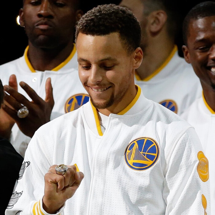 当周六的第一缕光吻上码表，我们的车轮已经奔向远方。