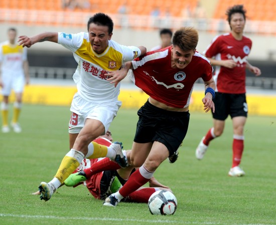 年轻控卫掌控比赛节奏