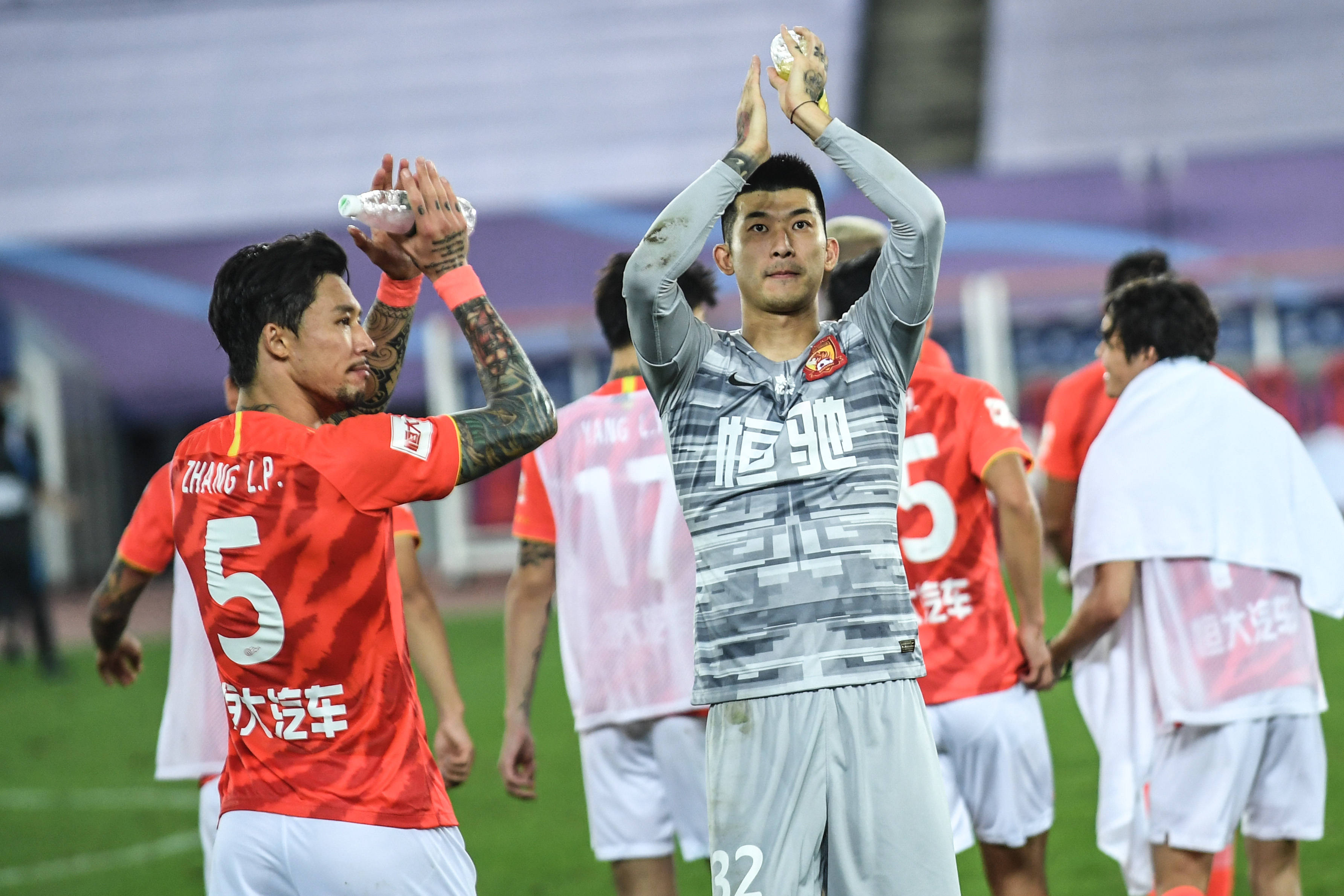 迪尼：谢什科在场上犹豫不决，他从来都和队友不在一个频道上